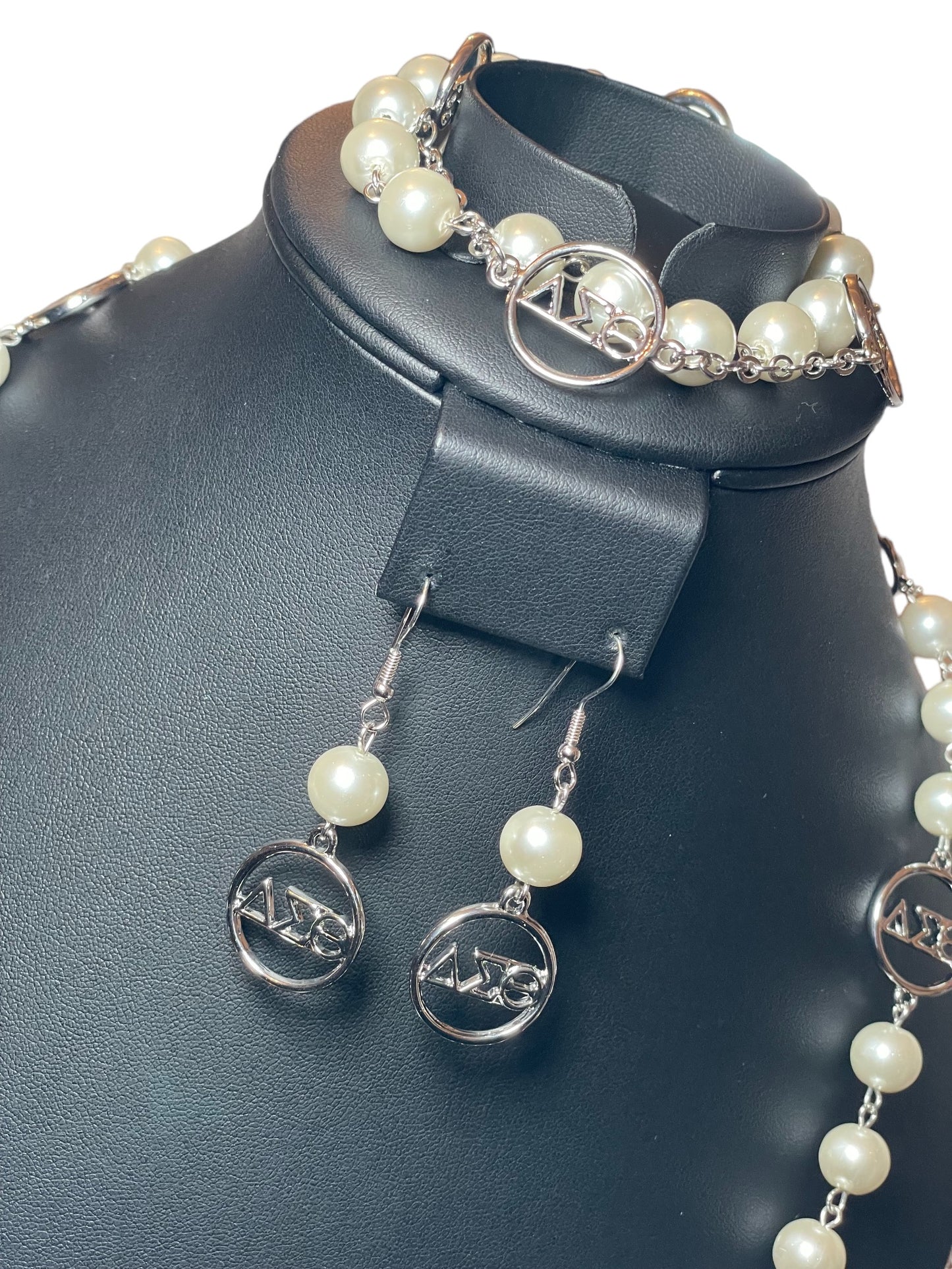Delta Pearl Set